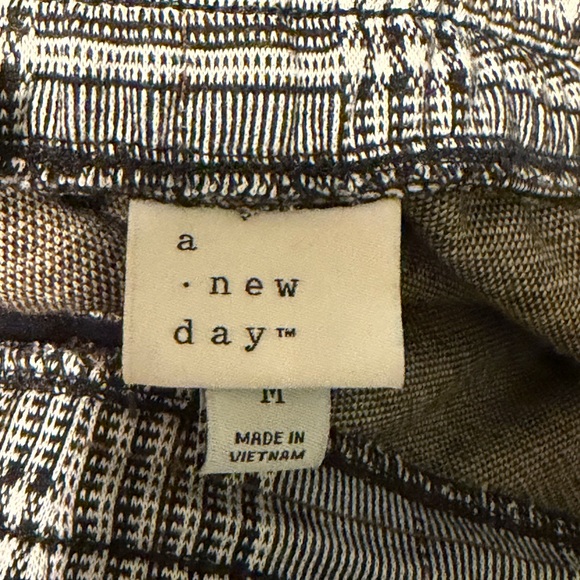 a new day Gray Plaid Drawstring Women’s Pants - Picture 5 of 7